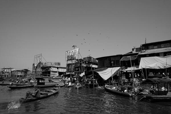 Fotografar para reconhecer: O bairro Belén em Iquitos, Peru