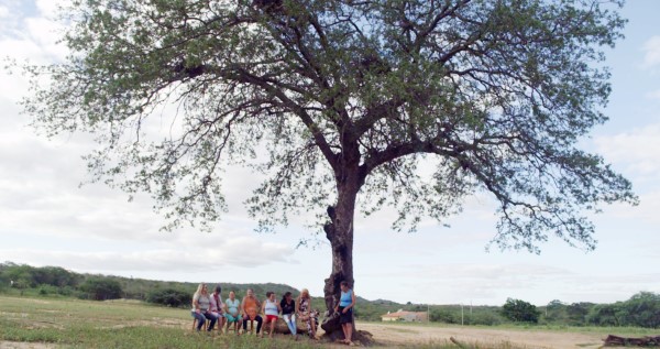 O Bem virá. Dirigido por Uilma Queiroz. 2020. 80 minutos. Colorido. Produzido pela Vilarejo Filmes.